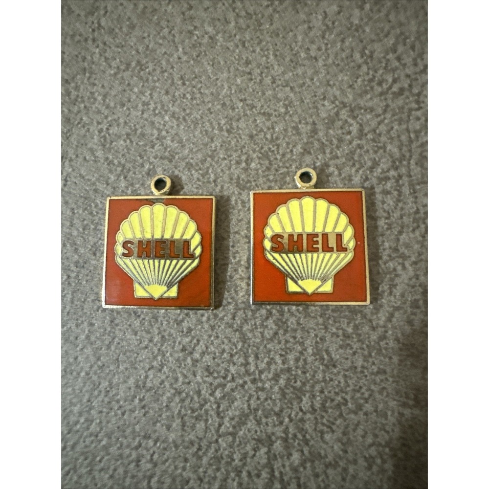 ORIGINAL SHELL EARRINGS GASOLINE OIL GAS COMPANY CO. VINTAGE 1960's